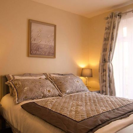 York City Centre, Recently Renovated 2 Bedroom Flat Exterior photo