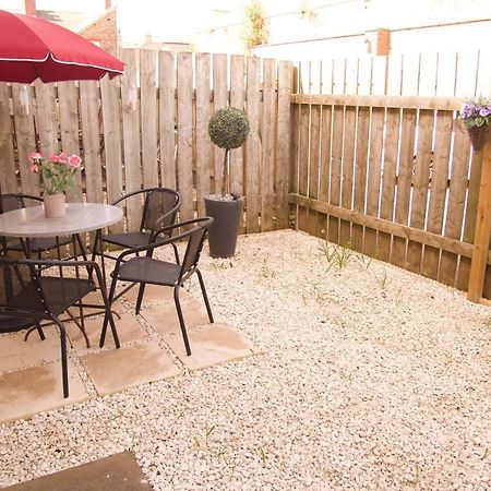 York City Centre, Recently Renovated 2 Bedroom Flat Exterior photo