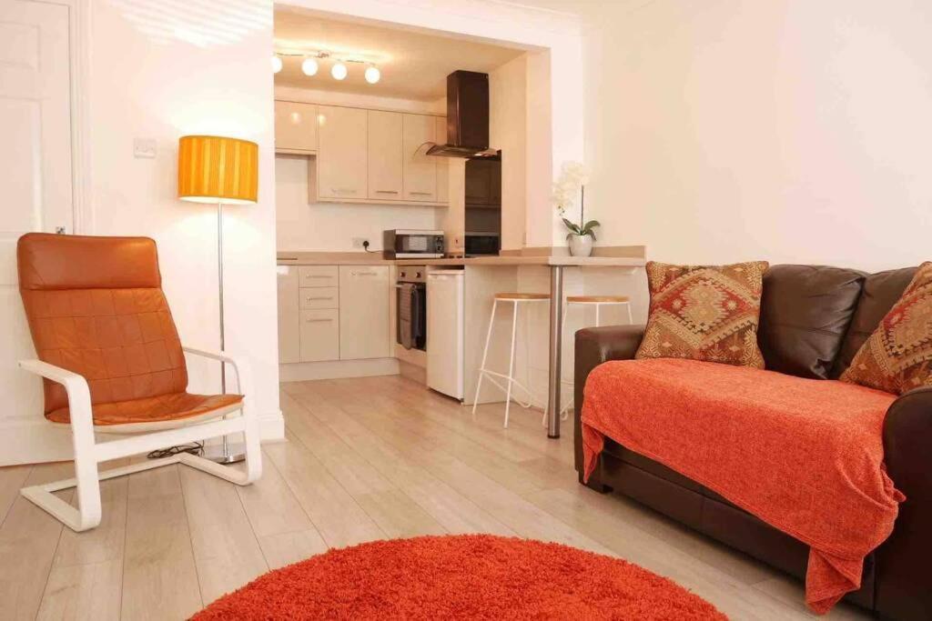 York City Centre, Recently Renovated 2 Bedroom Flat Exterior photo