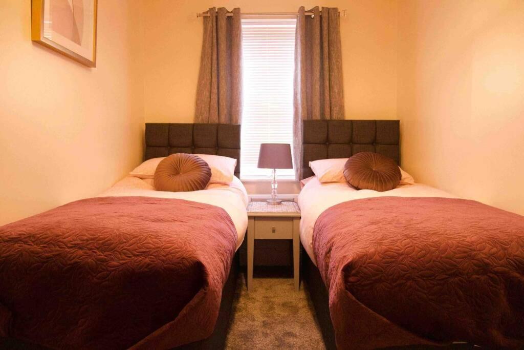 York City Centre, Recently Renovated 2 Bedroom Flat Exterior photo