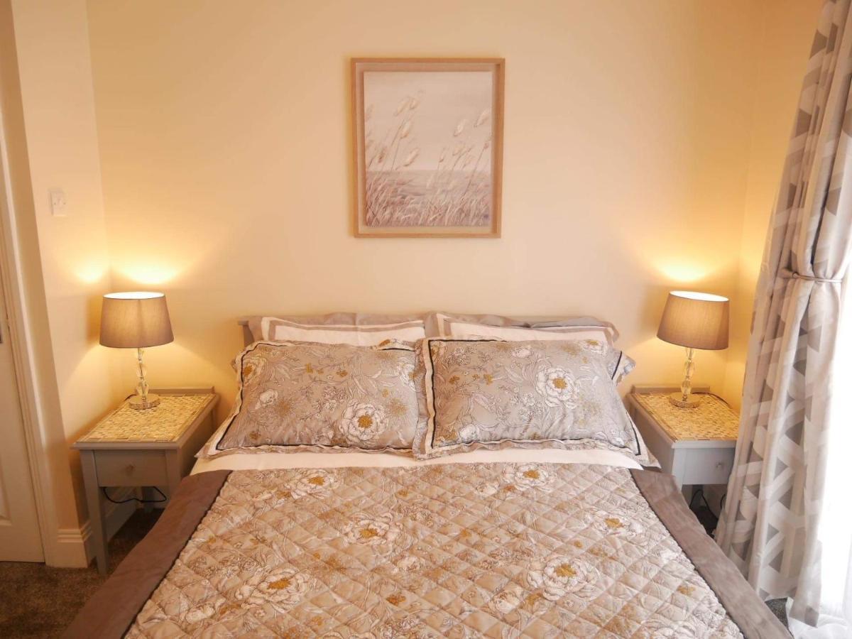 York City Centre, Recently Renovated 2 Bedroom Flat Exterior photo